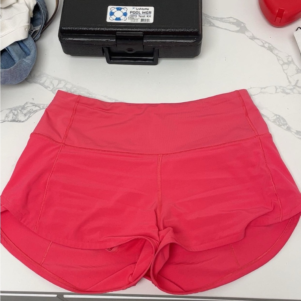 Lululemon Speedup shorts size 4 2.5 inch